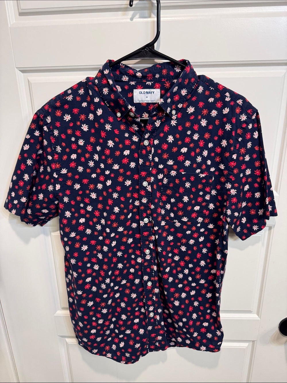 Old Navy Navy Short-Sleeve Button-Up Shirt with Pink and White Floral Print